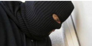 A spart o firmă. Tânărul a fost reținut pentru  furt calificat