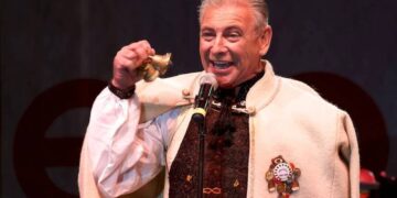 Un bilet cu 10 lei pentru un spectacol cu stelele muzicii populare:Nicolae Furdui Iancu, Surorile Osoianu, Ciprian Marius Pop, Ionuț Fulea, Florica Zaha, Veta Biriș, Cornel Borza, Voichița Mihoc, Familia Zbiciu, Familia Stângaciu, Viorica Flintașu, Ansamblul Folcloric Bihorul, Violeta Gherman