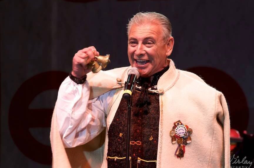 Un bilet cu 10 lei pentru un spectacol cu stelele muzicii populare:Nicolae Furdui Iancu, Surorile Osoianu, Ciprian Marius Pop, Ionuț Fulea, Florica Zaha, Veta Biriș, Cornel Borza, Voichița Mihoc, Familia Zbiciu, Familia Stângaciu, Viorica Flintașu, Ansamblul Folcloric Bihorul, Violeta Gherman