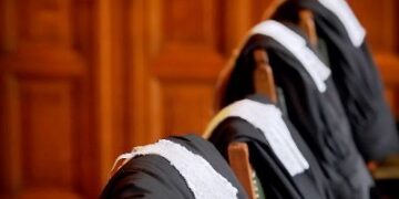 Judecătorii nu vor mai putea tăia din onorariile avocaților