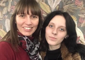 Larisa Popa a rămas fără ambii părinți la o vârstă crucială. Povestea bursierei care spune că “Asociația Bunul Samaritean e o lumină care mi-a strălucit în viață când aveam nevoie“