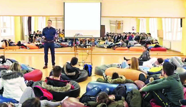 Primarul care nu a ezitat să fie chelner în Irlanda fiindcă nu câștiga suficient ca profesor. Azi e unul dintre cei mai de succes edili din Bihor