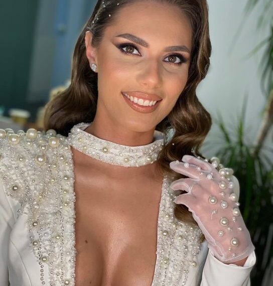 Maria Chira, înșelată cu mii de euro de producători. Colaboare surpriză cu artistul celebru care spune că de trei ani a lipsit doar 5 weekend-uri din Oradea