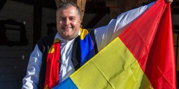 Orădeanul Mihai Dacin, maraton de 24 de ore la radio. Va difuza multe înregistrări unice şi prima variantă a imnului naţional, într-o înregistrare din 1906