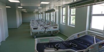 Compartimentul de Terapie intensivă neonatală din Maternitatea Oradea, dotat cu echipamente pentru salvarea mai multor nou-născuți