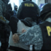 Opt persoane cu vârste între 21 și 54 de ani, din Oradea și Sârbi, bănuite că încheiau contracte de împrumut în baza unor înscrisuri false. Ar  fi obținut ilegal 100.000 de lei