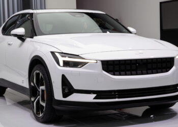 Finlandezii care fac fabrica de anvelope de la Oradea intră în proiectul care urmărește să creeze o mașină neutră din punct de vedere climatic