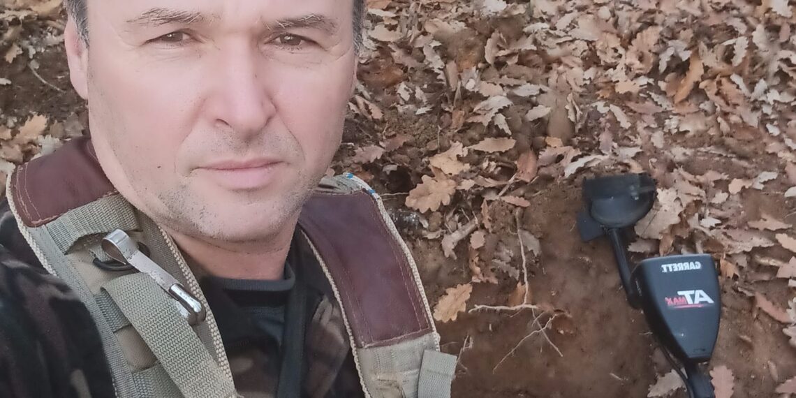 Bihoreanul care a găsit obiectele vechi de peste 3000 de ani în zona Brusturi nu vrea recompensă. Le-a predat Muzeului Țării Crișurilor