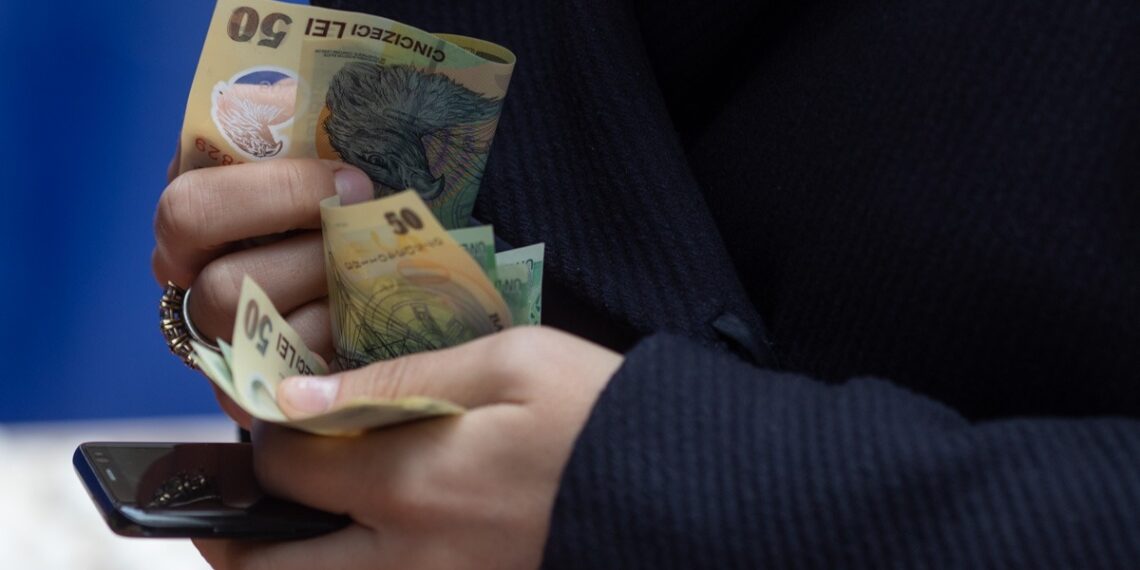 Senatul îi interzice ministrului Boloș să stabilească singur salariile angajaților din Ministerul Finanțelor, ANAF și Autoritatea Vamală Română. Fiscul pierde atribuția de control al cheltuielilor primarilor