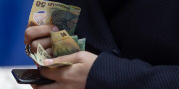 Senatul îi interzice ministrului Boloș să stabilească singur salariile angajaților din Ministerul Finanțelor, ANAF și Autoritatea Vamală Română.  Fiscul pierde atribuția de control al cheltuielilor primarilor