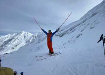 Pregătiți de minivacanță. Cei care lucrează și în zilele de sărbătoare legală au dreptul la un spor salarial de cel puțin 100% din salariul de bază