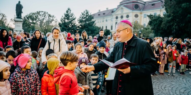 Felinarele Sf. Martin, soldatul care a devenit episcop, aprinse  în grădina Palatului Episcopal