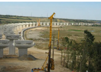 Trei contracte pentru autostrada Transilvania semnate azi. Primul e pentru tronsonul blestemat Suplacu de Barcău- Chiribiș