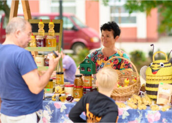 Târgul produselor bihorene din Piața Unirii își schimbă programul începând dn 4 noiembrie