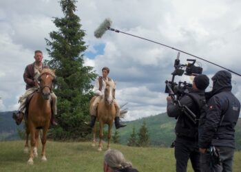 Regizorul salontan Marian Crișan, deținător al VIDEO. Palme d’Or la Festivalul de Film de la Cannes, întâlnire cu bihorenii la Cinema Palace. Warboy, cel mai recent film al său, vizionare în prezenâa echipei