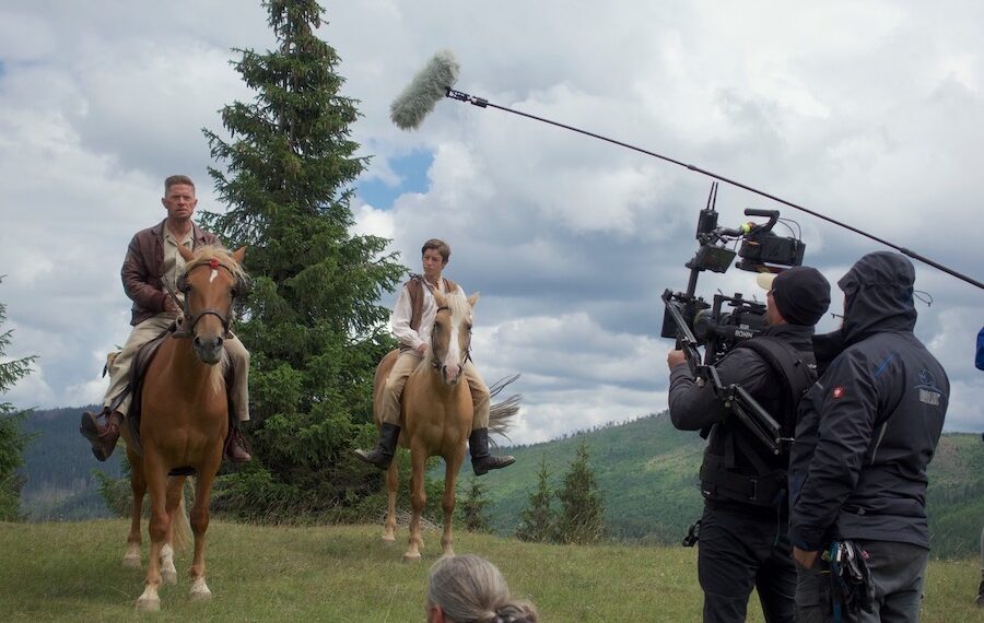 Regizorul salontan Marian Crișan, deținător al VIDEO. Palme d’Or la Festivalul de Film de la Cannes, întâlnire cu bihorenii la Cinema Palace. Warboy, cel mai recent film al său, vizionare în prezenâa echipei