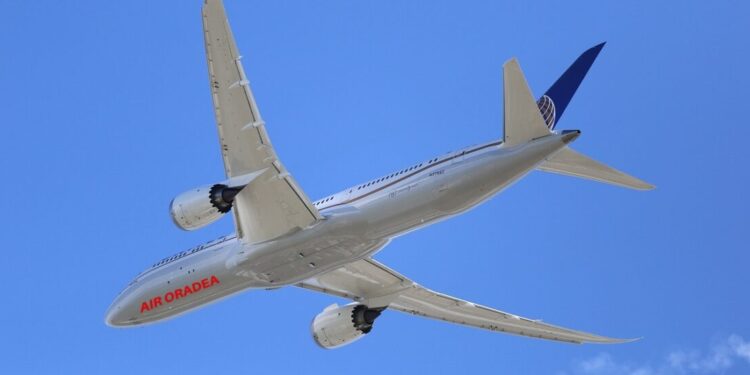 Zboruri de linie Oradea – Varșovia, către cel mai mare hub aerian din Europa central-estică. Bolojan promite   conexiuni spre SUA, Canada, Asia șispre toata Europa, după modelul altor orașe de mărimea Oradiei