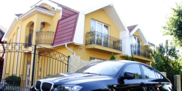 Intră în vigoare „taxa pe lux”. Cine o va plăti