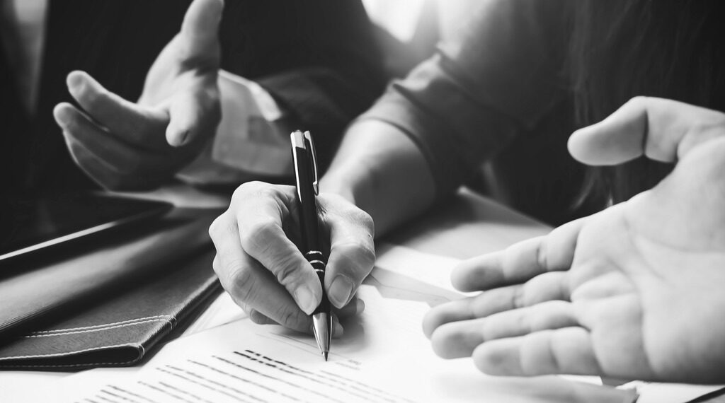 Acţiune pauliană: Efectele admiterii acţiunii revocatorii, lipsa utilităţii menţionării în dispozitivul hotărârii a sumei până la concurenţa căreia operează inopozabilitatea actului fraudulos | Jurisprudență ÎCCJ