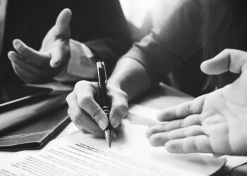 Acţiune pauliană: Efectele admiterii acţiunii revocatorii, lipsa utilităţii menţionării în dispozitivul hotărârii a sumei până la concurenţa căreia operează inopozabilitatea actului fraudulos | Jurisprudență ÎCCJ