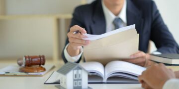 Suspendarea executării silite este limitată în timp până la soluţionarea în primă instanţă a contestaţiei la executare | Jurisprudență ÎCCJ