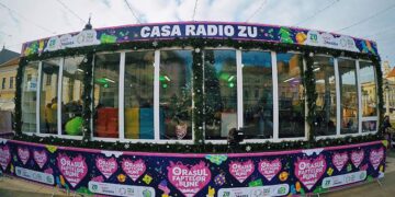 Cine urcă azi pe scena din Piața Unirii