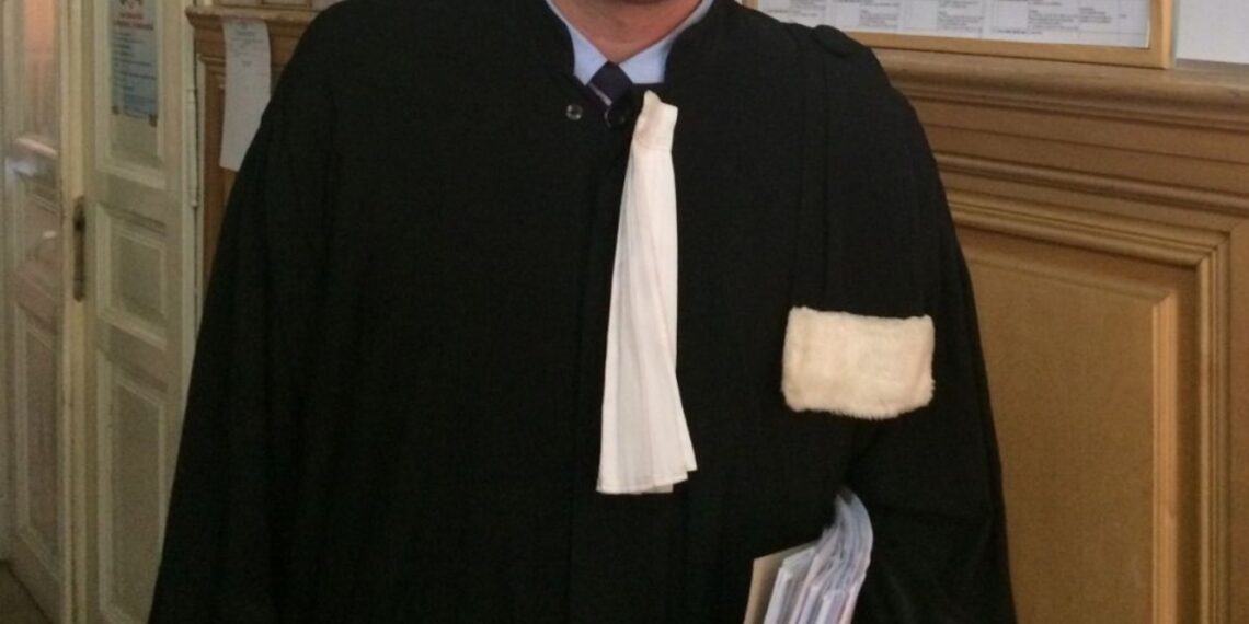 Codamnat de Judecătoria Salonta la 11 luni de închisoare pentru că a amenințat un avocat. 5000 lei daune morale