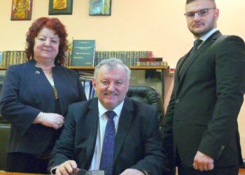 Avocatul care lansează Vechiul Testament relevat prin 300 de sonete la Baroul Bihor