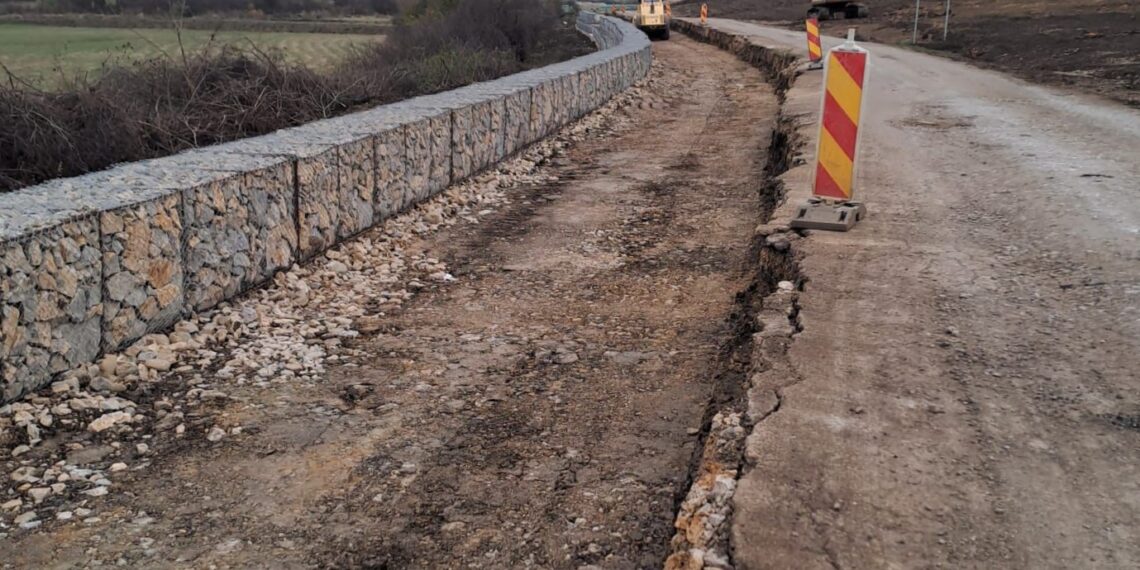 Drum închis de CJ Bihor din cauza alunecărilor de teren din Bihor