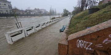 Bihorul sub ape. Aleile pietonale din Oradea, inundate