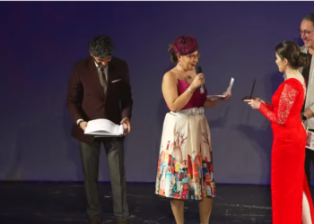 Roxana Netea, ambasador al culorii, „Promotor al culturii şi artei” la Gala Comunității Bihorene 2023