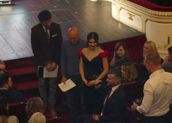 Cum să schimbi lumea din scaunul cu rotile. Ovi Milian e ,,Liderul care schimbă lumea” la Gala Comunității Bihorene