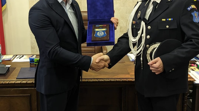 Prefectul Țiplea, premiat de Serviciul de Telecomunicații Speciale pentru eforturile depuse în protejarea intereselor naționale