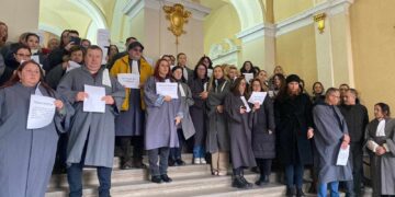 Din 11 decembrie, grefierii din instanțe și parchete vor asigura activitatea doar pentru urgențe