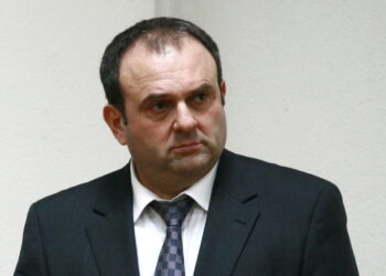 Tribunalul Bihor menține măsurile asiguratorii asupra averilor șefilor din Vamă care ar fi protejat doi oameni de afaceri care au vândut 6,5 milioane litri motorină fără a plăti acciză și TVA