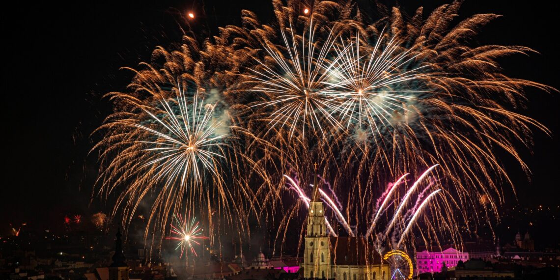 Revelion 2024 în Piața Unirii.Circulația rutieră va fi întreruptă între orele 23:00 – 01:00