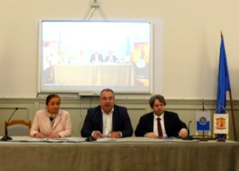 Prof.univ.dr. Dana Tofan, parte din echipa care a obținut păstrarea Policlinicii Mari  în proprietatea publică a Bihorului, la conferința „Contenciosul administrativ” de la Baroul Bihor