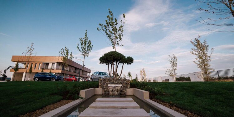 Claudiu Keșeru, gest impresionant pentru o familie cu 8 copii. Le-a pus la dispoziție complexul său de 2 milioane de euro pentru o scurtă vacanță