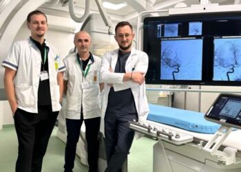 Salvat la Oradea după un accident vascular cerebral. Intervenție realizată de medici cu supraspecializări la Spitalul Universitar din Strasbourg și la Clermont-Ferrand, în Franța, la Neuroradiologie Intervențională