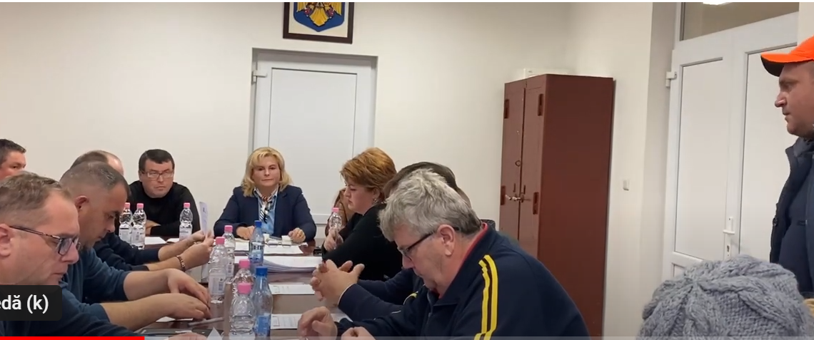 O asociație urbarială a acumulat 1 miliard de lei vechi datorii către Primărie. Amenințări la adresa primarului. Miza: Muntele Călineasa și blocarea candidaturii Valentinei Toța