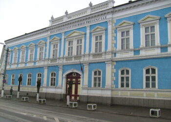 A murit ilustrul profesor de filosofie de la CNSV Anton Naghiu. A condus Casa de Cultură