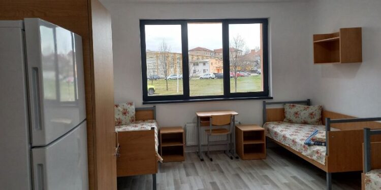 Camere noi de cămin pentru studenții  Universității din Oradea