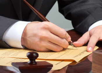 Contract de execuție lucrări: imposibilitatea extinderii clauzei penale referitoare la plata prețului şi în privința garanției de bună execuție