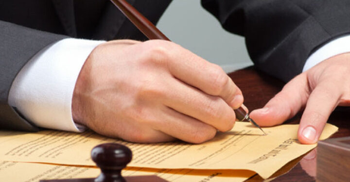 Contract de execuție lucrări: imposibilitatea extinderii clauzei penale referitoare la plata prețului şi în privința garanției de bună execuție