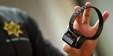 S-a extins lista județelor în care românii care execută pedepse penale sunt monitorizați prin brățări electronice. În Bihor, introduuse în ultima etapă