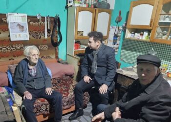 Salontanul Finta Pál a împlinit 102 ani! Sărbătorit de primarul Torok Laszlo la ferma sa