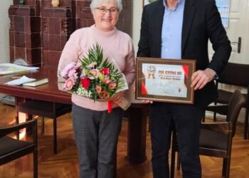 Cine e profesoara care după 38 de ani la catedră, tabară organizată după o idee originală, 17 ani de gimnastică de recuperare pentru vârstnici a luat premiul Pro Civitas