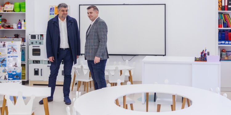 Primarul din Bihor care a avut un tête-à-tête cu premierul Ciolacu. E primarul exponențial al PSD Bihor care a dat teren pentru 1000 de tineri care au vrut să se întoarcă acasă din străinătate