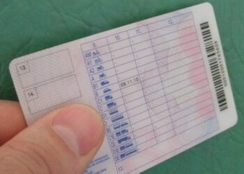 Klaus Iohannis a sesizat CCR privind Legea ce permite posesorilor de categoria B să conducă anumite tipuri de motociclete