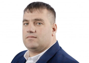 Primar reținut pentru fals intelectual și delapidare. În trecut a fost condamnat pentru proxenetism